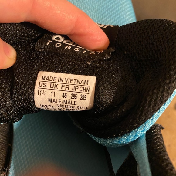 Adidas Torison men’s shoes - Picture 3 of 4